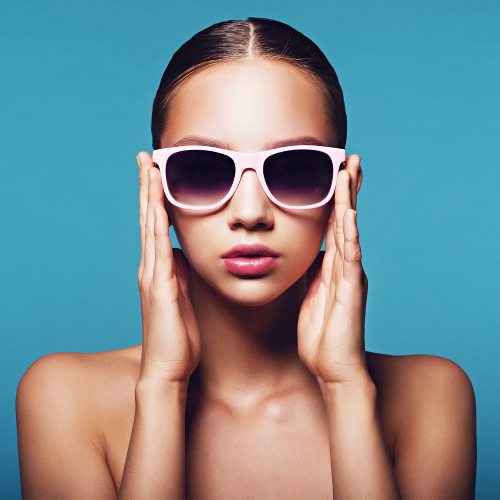 Portrait,Of,A,Beautiful,Young,Girl,In,Sunglasses,On,A
